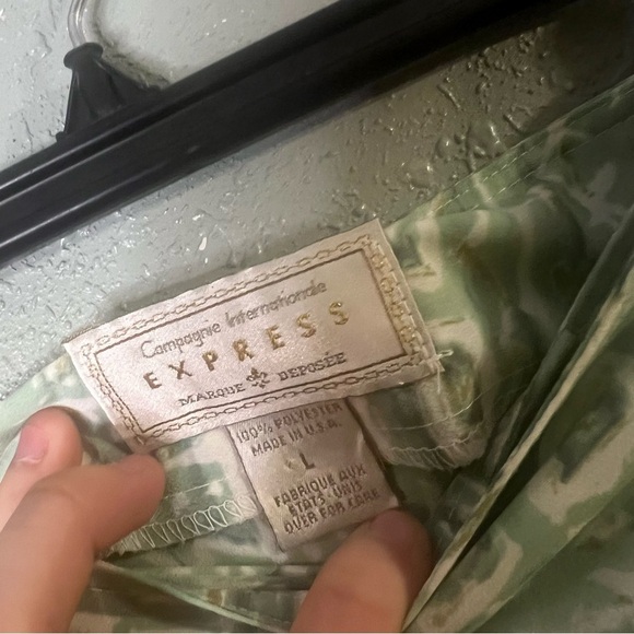 Vintage 90s Express Marque Deposse Womans Lg Wrap around skirt green and white - Picture 7 of 9